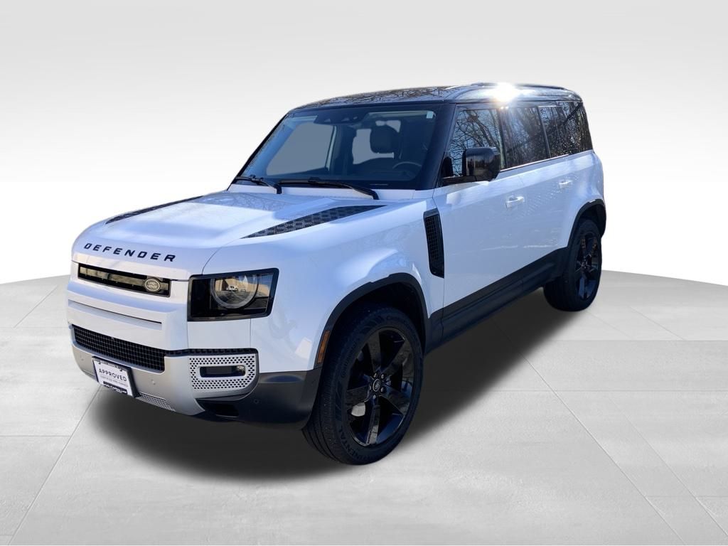 2024 Land Rover Defender S's photo