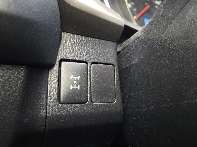 2015 Toyota RAV4 LE photo 20
