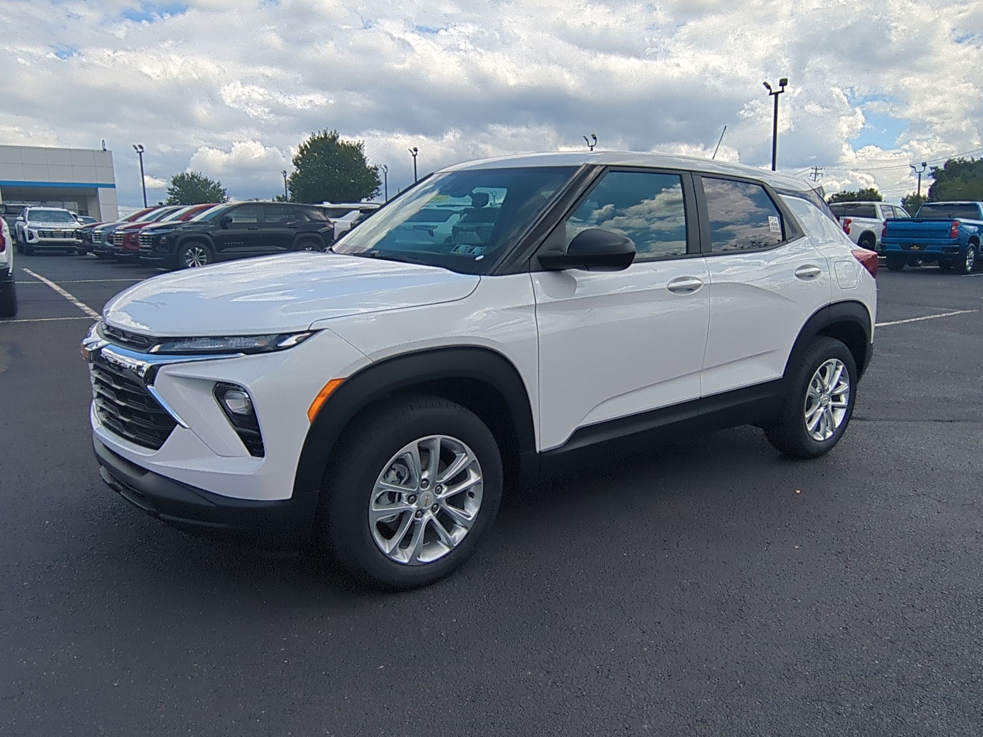 2026 Chevrolet Trailblazer LS photo 5