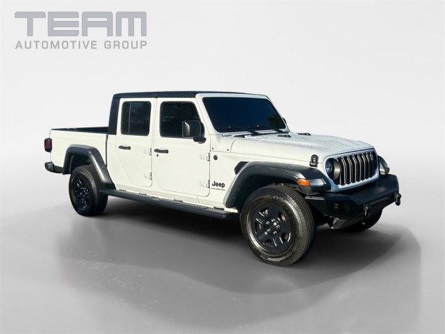 2024 Jeep Gladiator Sport's photo