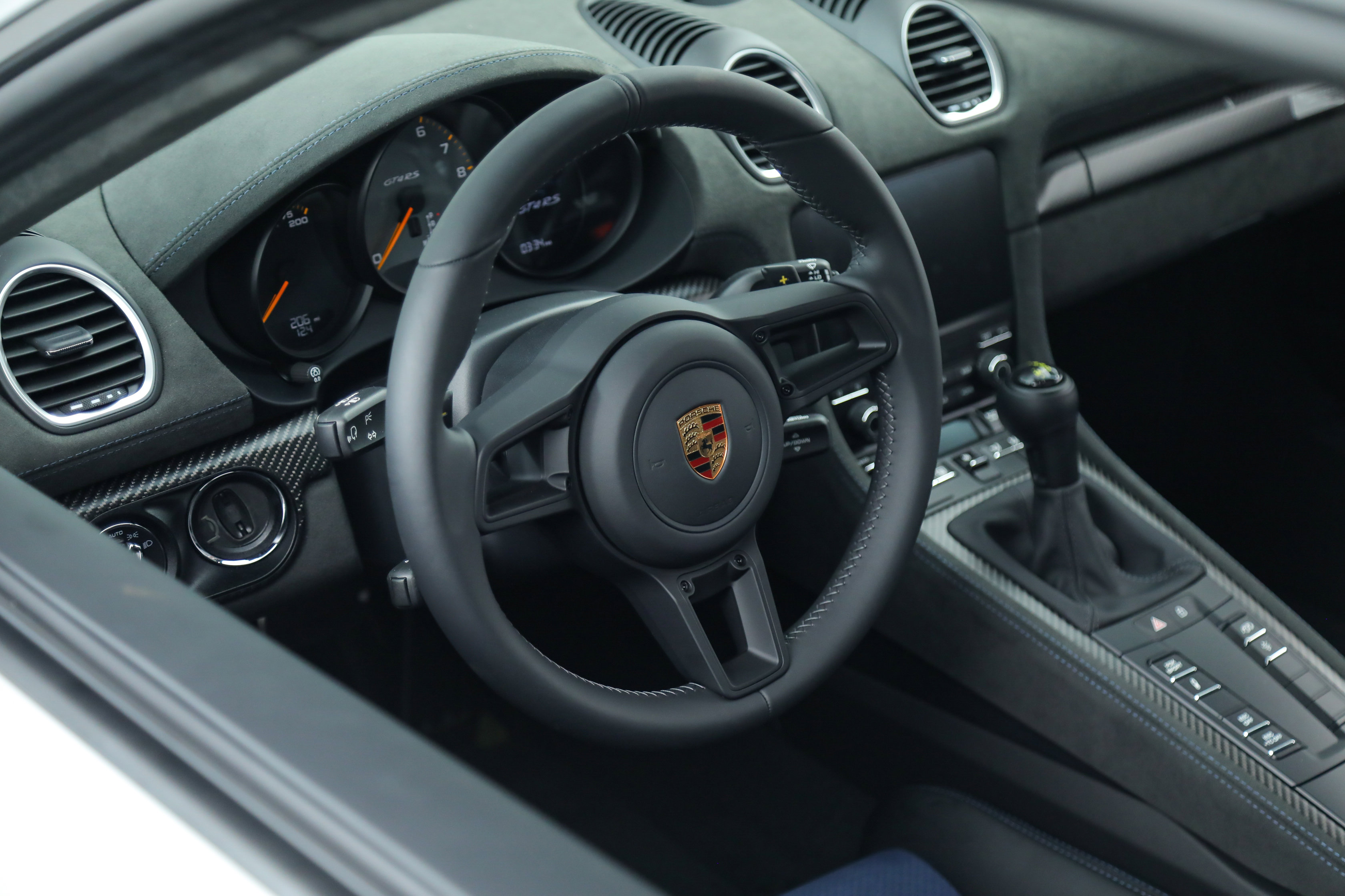 2025 Porsche Cayman GT4 RS photo 40