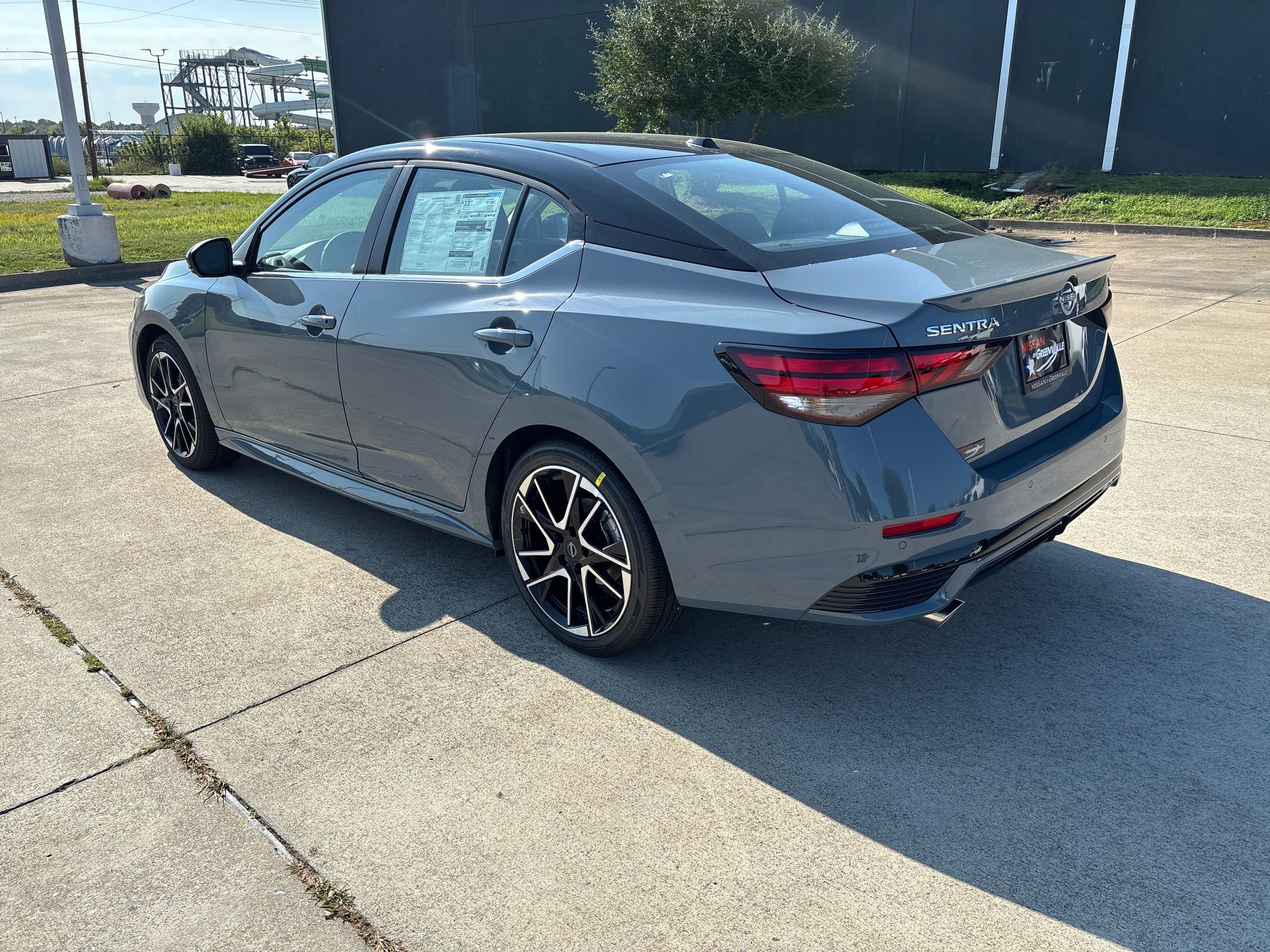 2025 Nissan Sentra SR photo 3