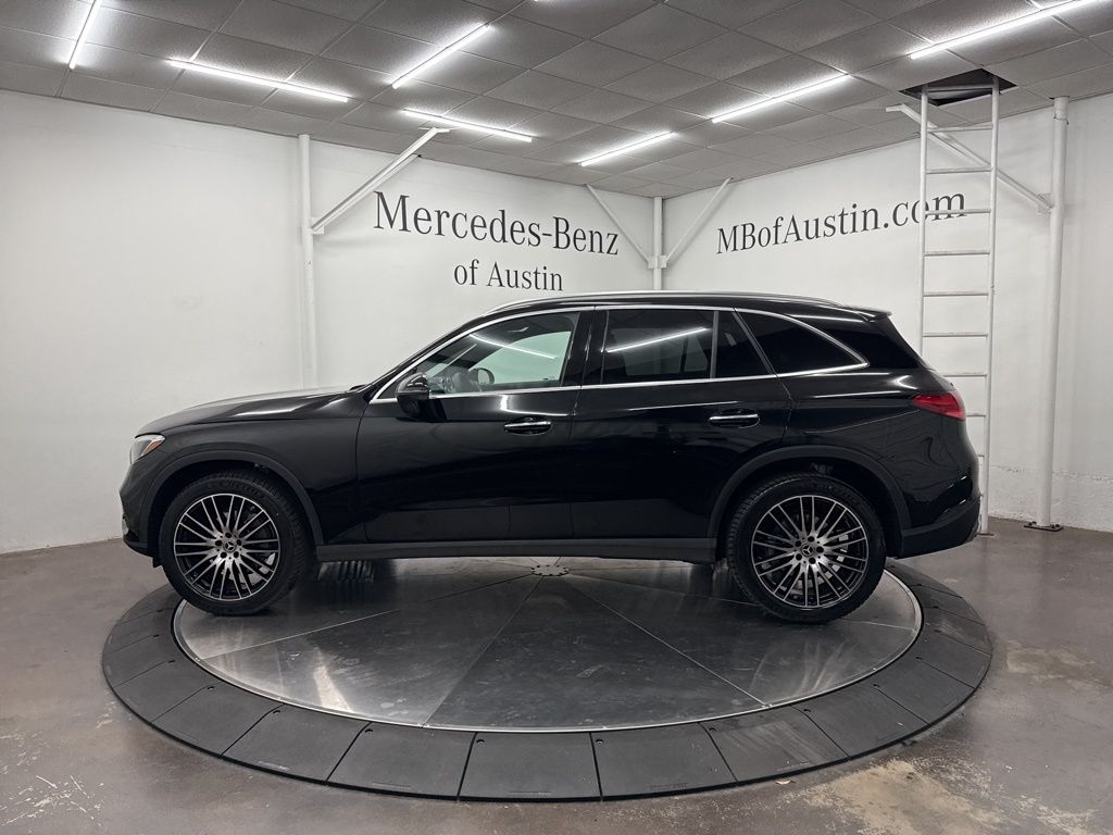 2026 Mercedes Benz GLC 300 photo 2