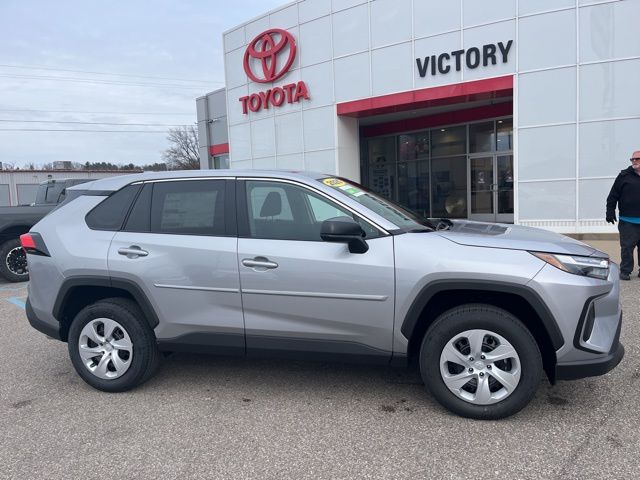 2025 Toyota RAV4 LE photo 3