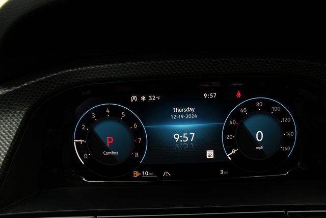 2025 Volkswagen Atlas Cross Sport SEL R-Line photo 17