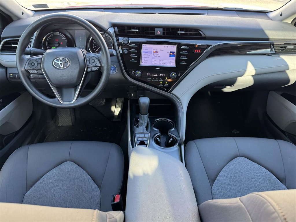 2020 Toyota Camry Hybrid LE photo 2