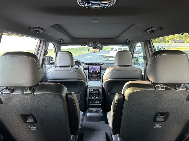 2025 Jeep Grand Cherokee Limited photo 10