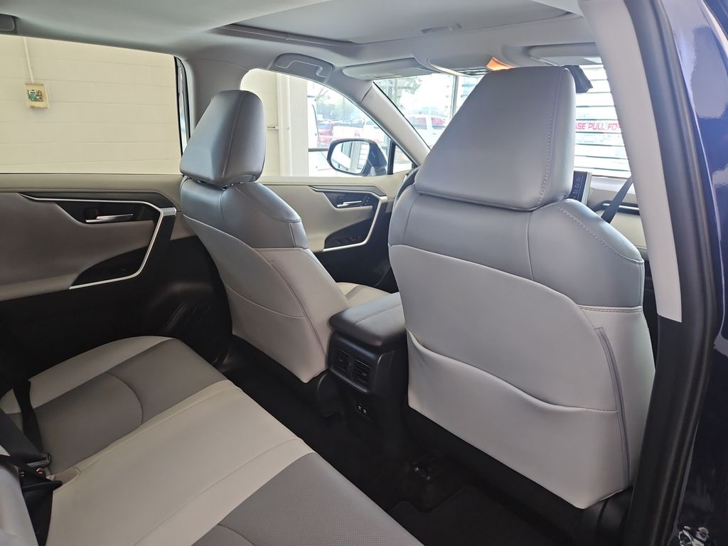 2019 Toyota RAV4 Limited photo 15