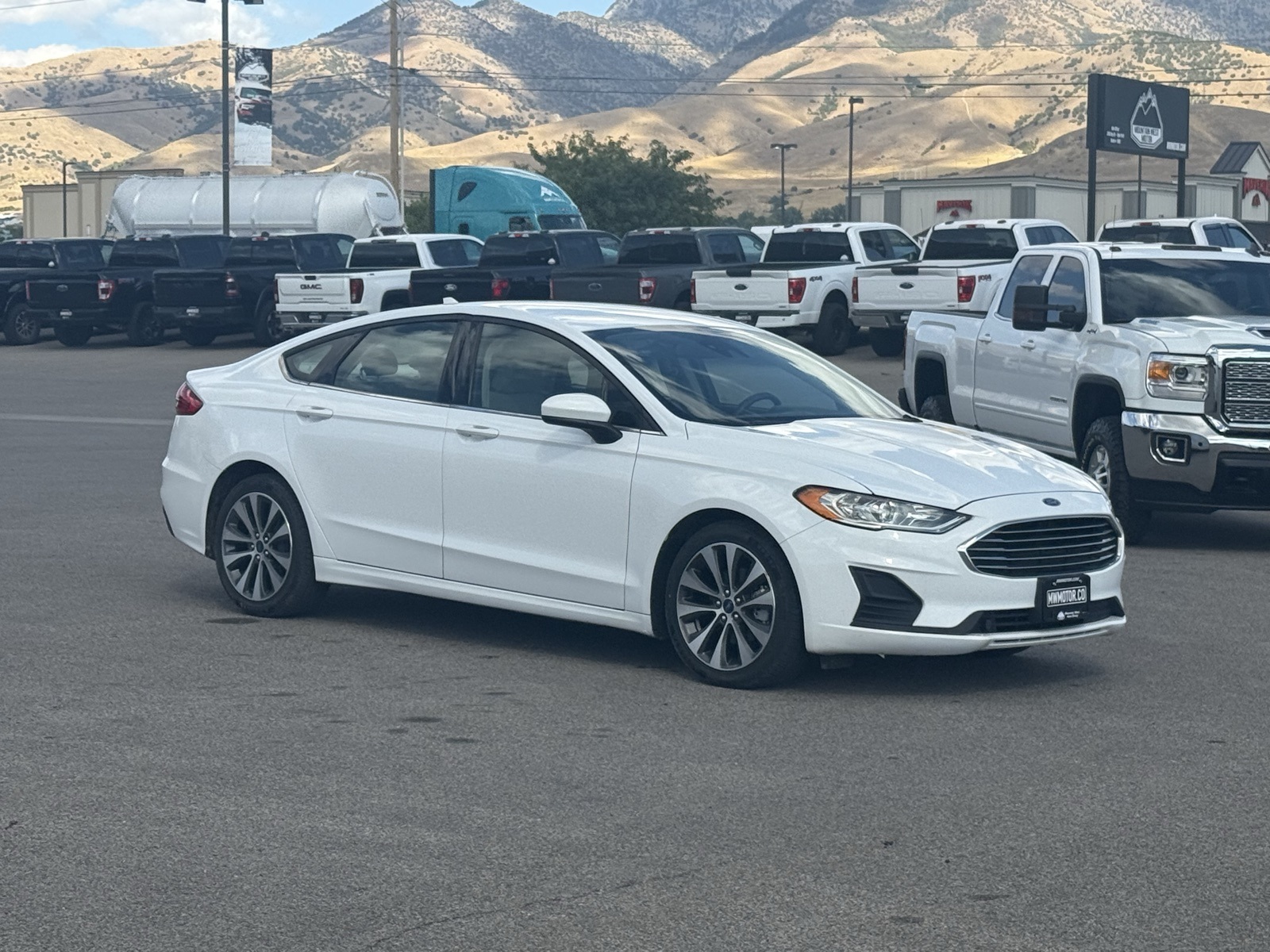 2019 Ford Fusion SE photo 3
