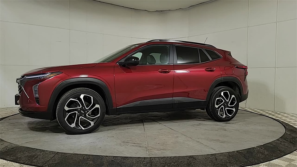 2025 CHEVROLET TRAX - Image 3