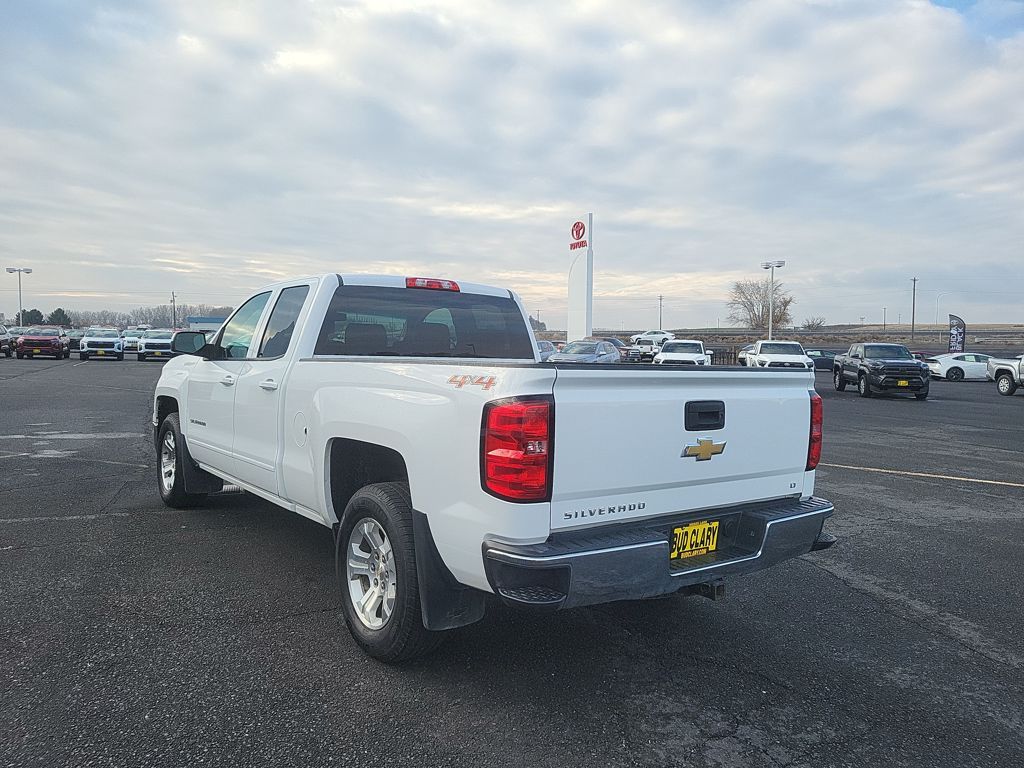 2015 Chevrolet Silverado 1500 LT photo 3