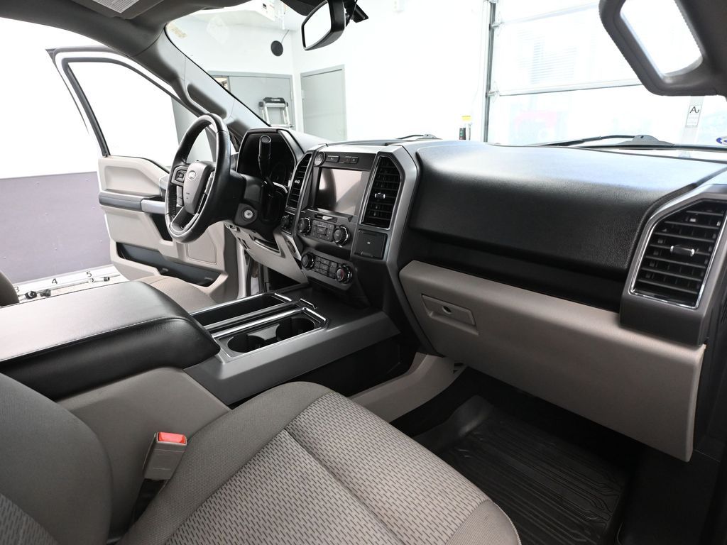 2020 Ford F-150 XLT photo 39
