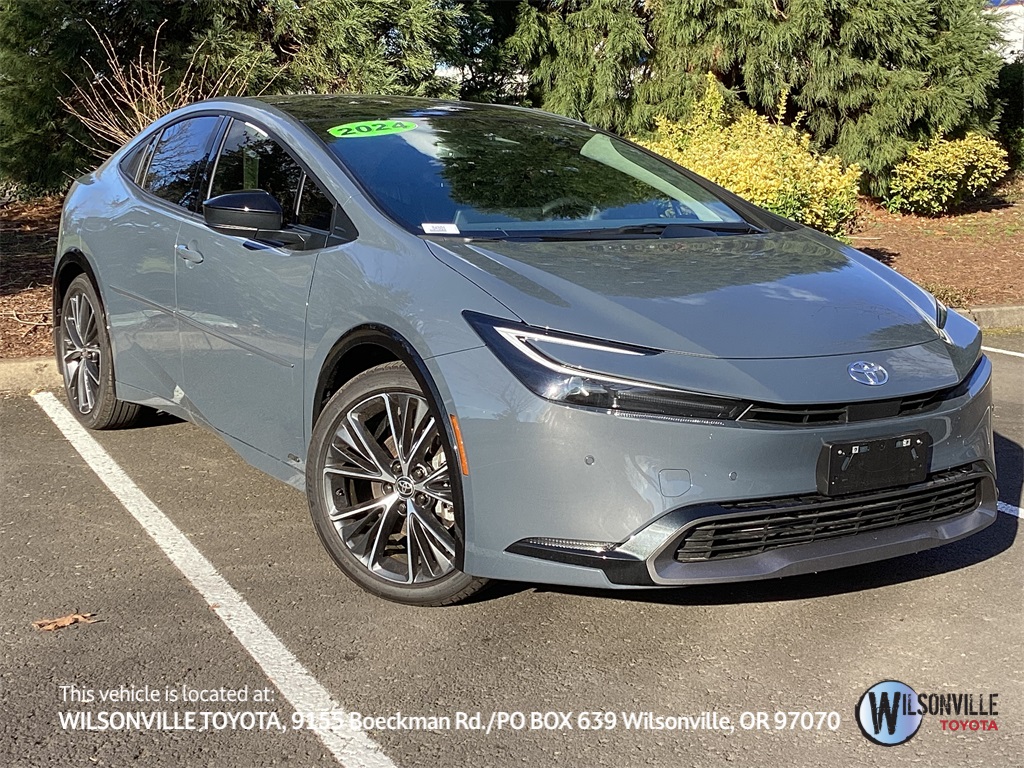 2026 Toyota Prius XLE's photo