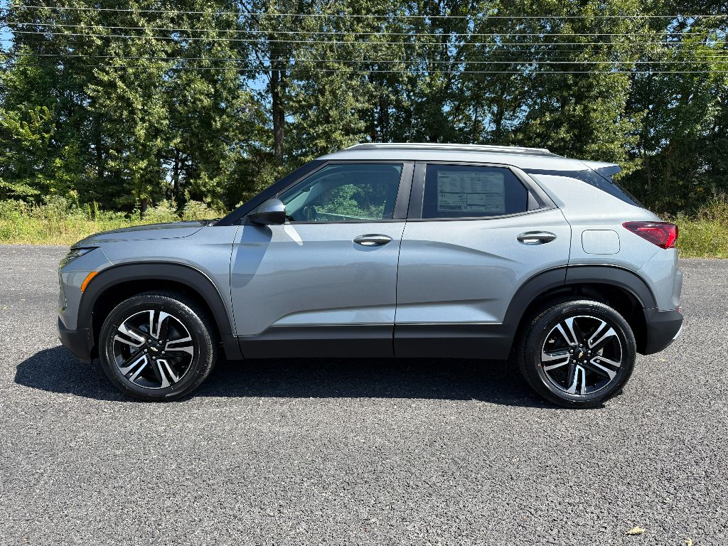 2026 Chevrolet Trailblazer LT photo 3