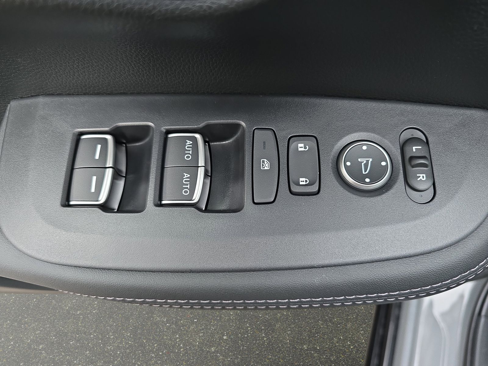 2026 Honda HR-V EX-L photo 25
