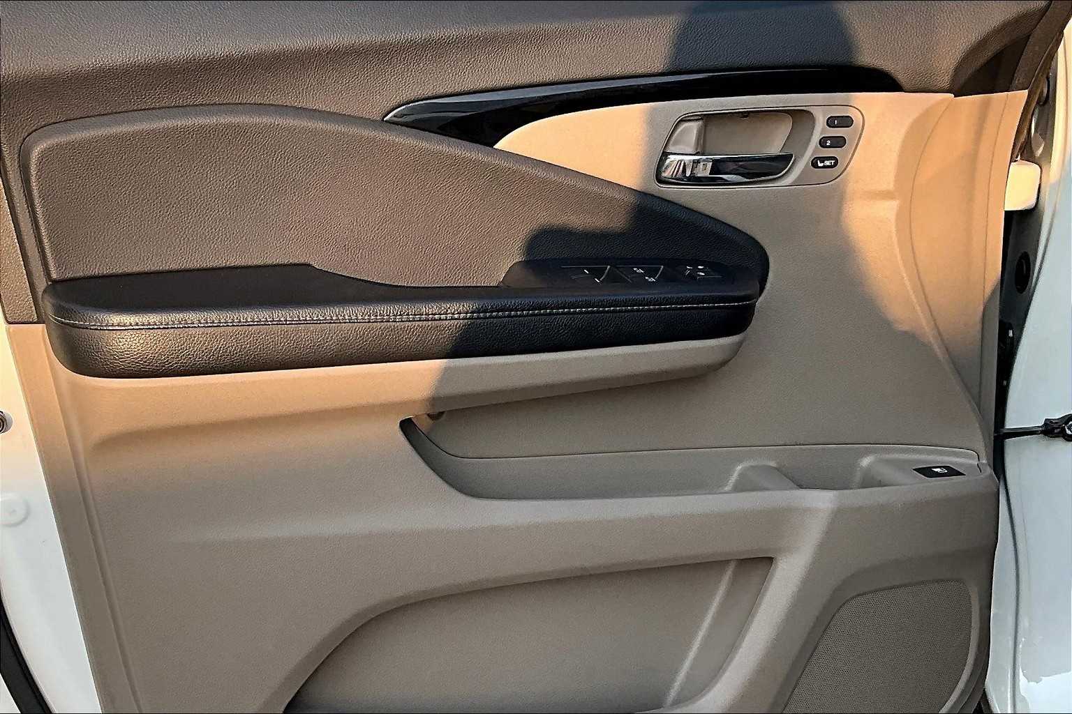 2019 Honda Ridgeline RTL-E photo 18