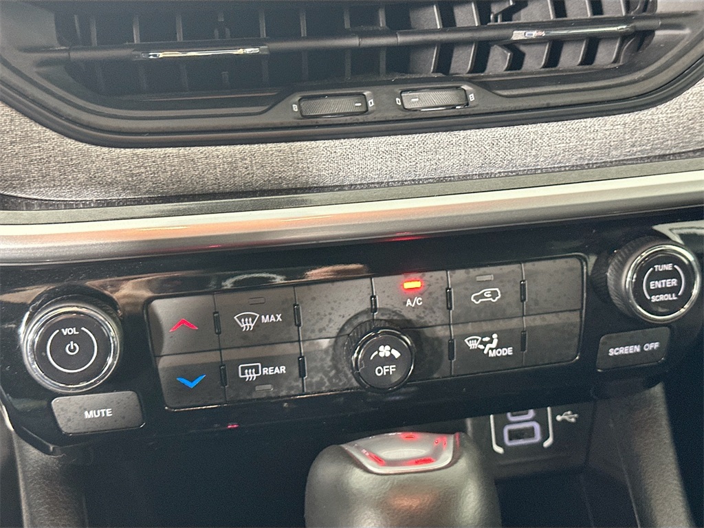 2024 Jeep Compass Latitude photo 16