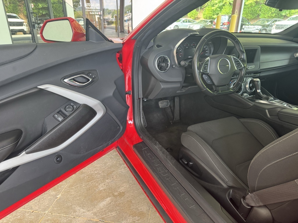 2023 Chevrolet Camaro 1LT photo 9