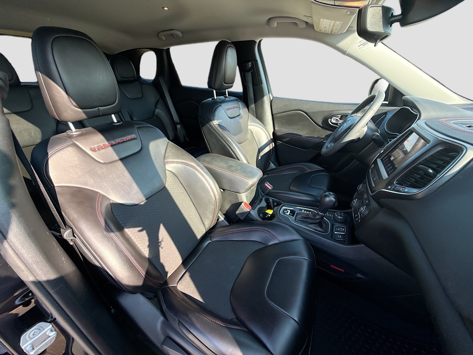 2022 Jeep Cherokee Trailhawk photo 23