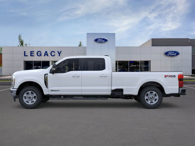 2026 Ford F-350 XLT photo 3