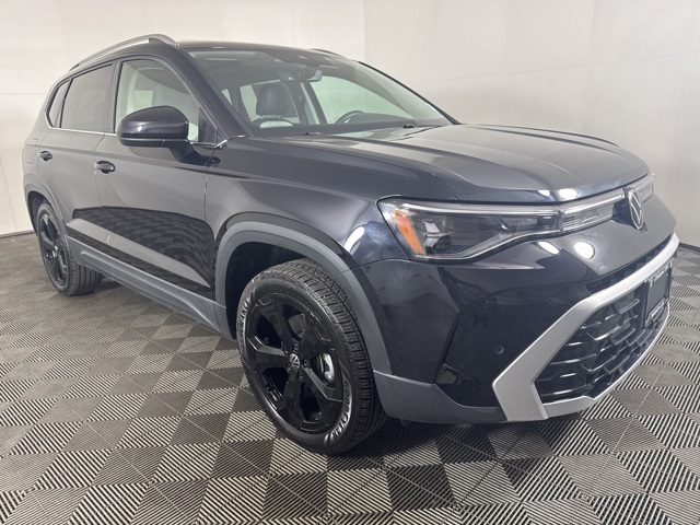 2025 Volkswagen Taos SEL's photo