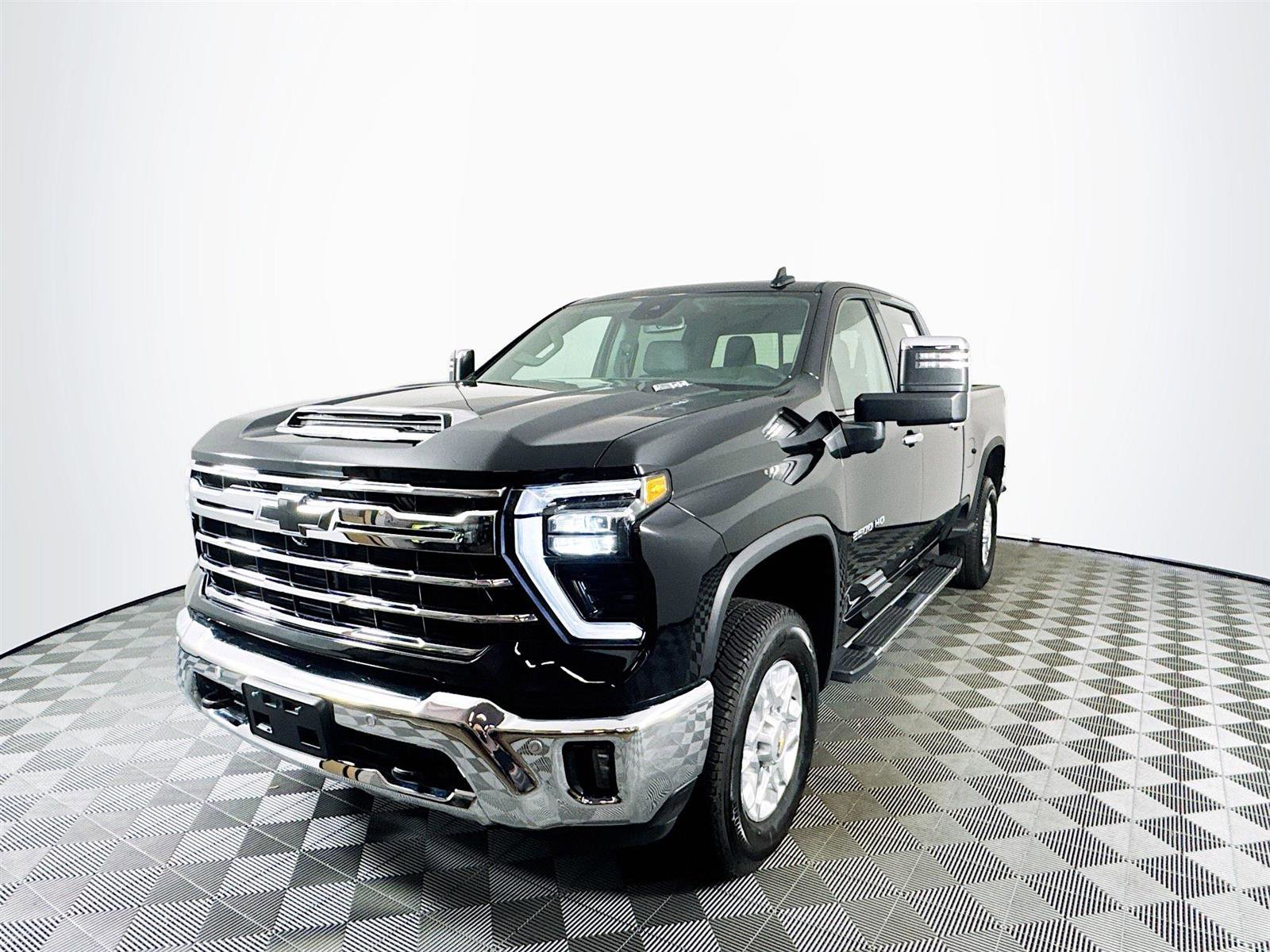 2024 Chevrolet Silverado 2500HD LTZ photo 2