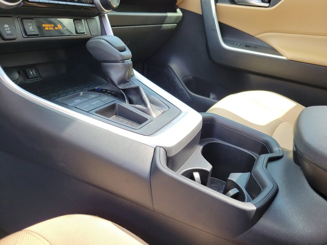 2019 Toyota RAV4 XLE photo 28