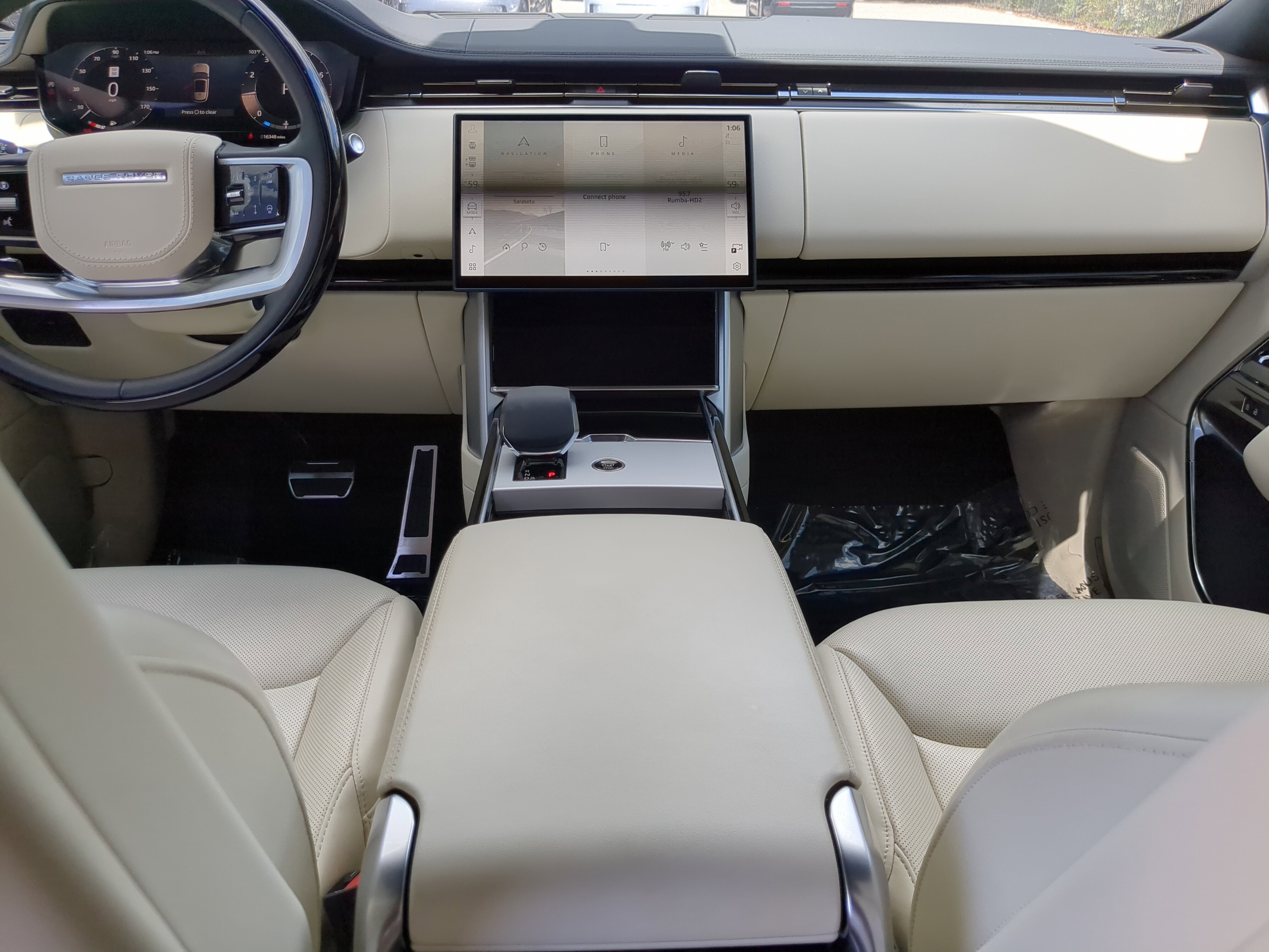 2025 Land Rover Range Rover SE photo 10
