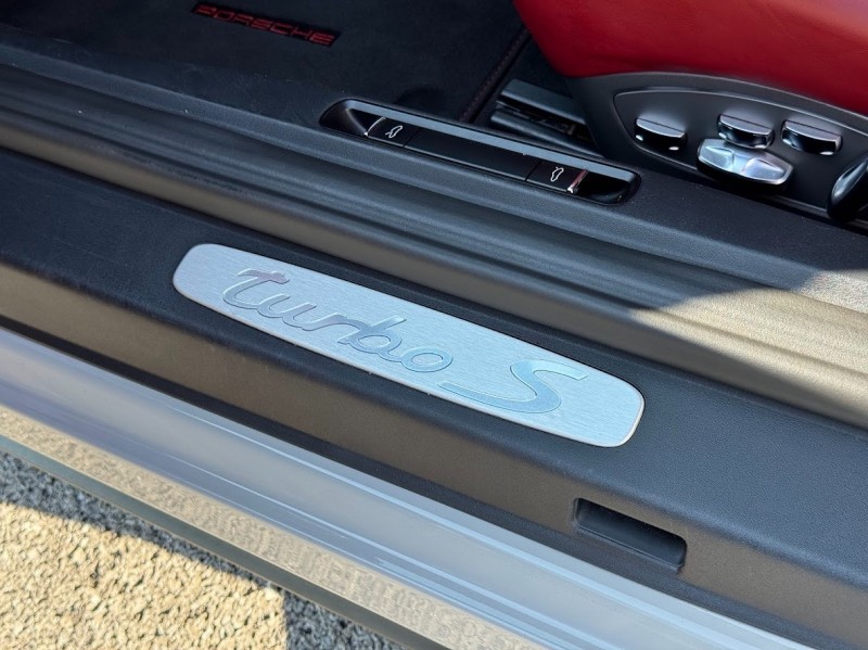 2019 Porsche 911 Turbo photo 16