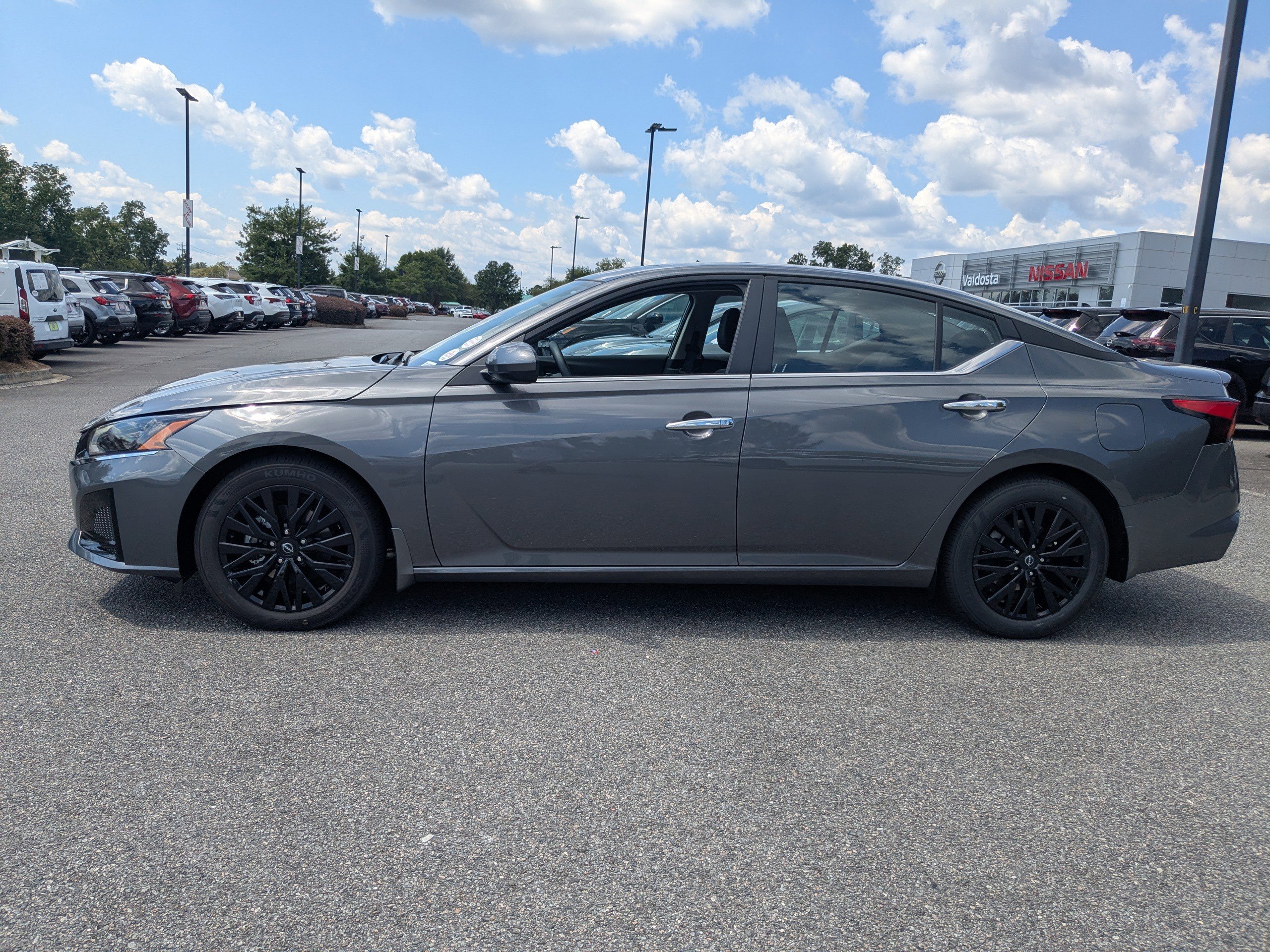 2025 Nissan Altima SV Special Edition photo 4
