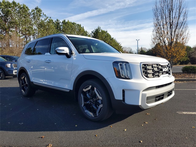 2025 Kia Telluride S photo 3