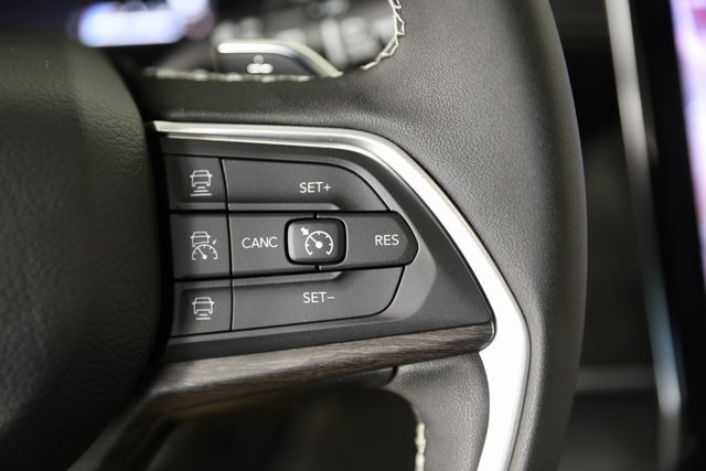 2025 Jeep Grand Cherokee Limited photo 5