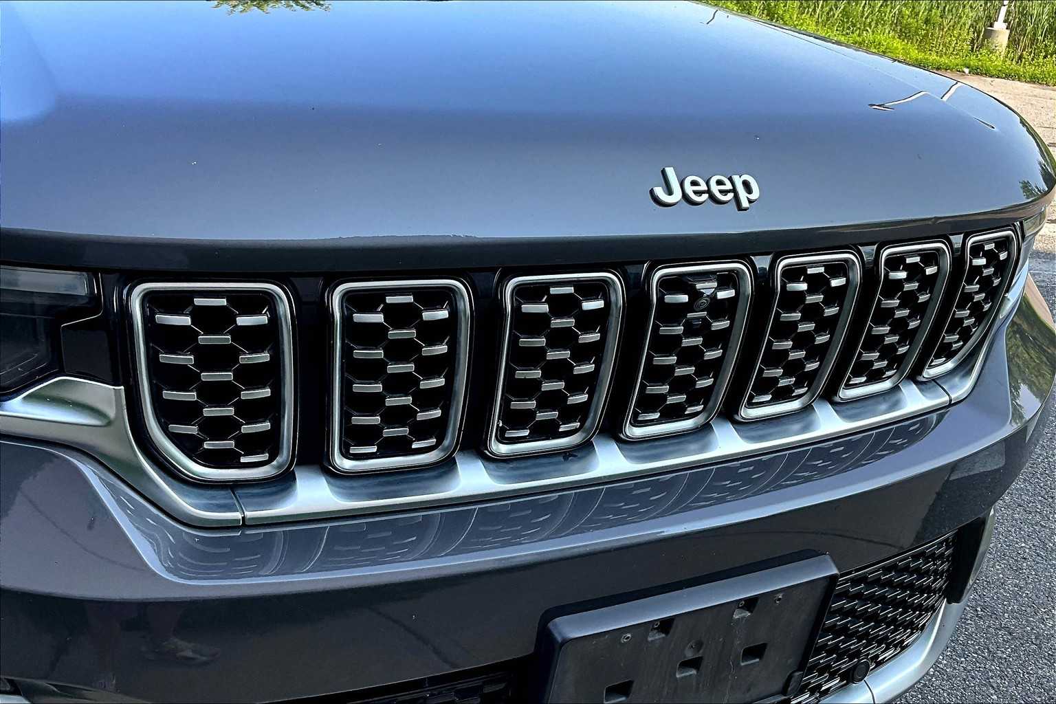2023 Jeep Grand Cherokee Summit photo 28