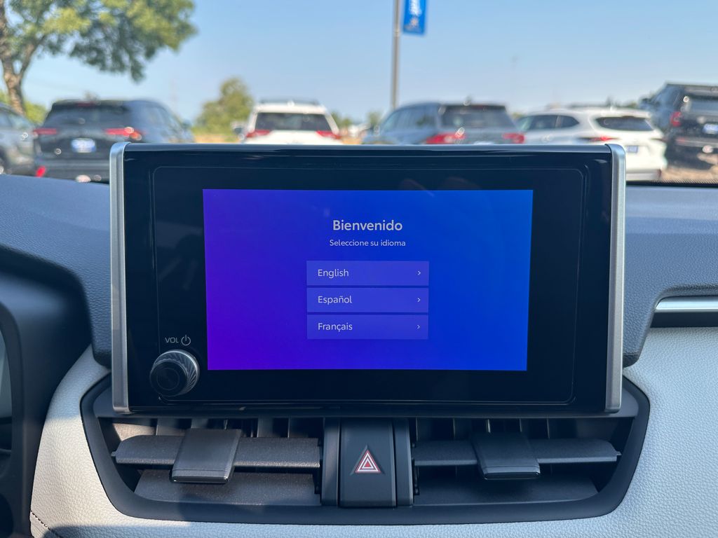 2025 Toyota RAV4 Hybrid XLE photo 16