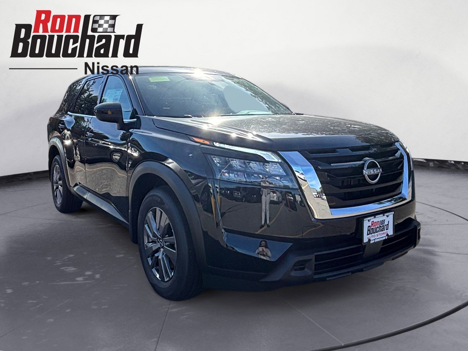 2025 Nissan Pathfinder S's photo