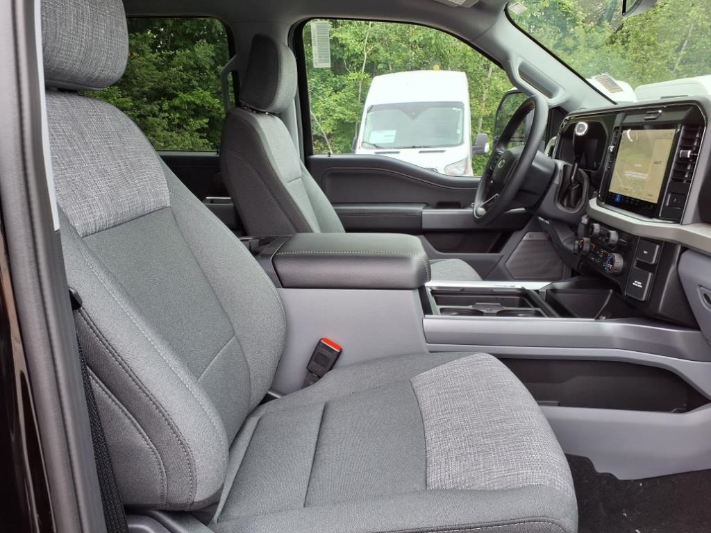 2025 Ford F-350 XLT photo 10