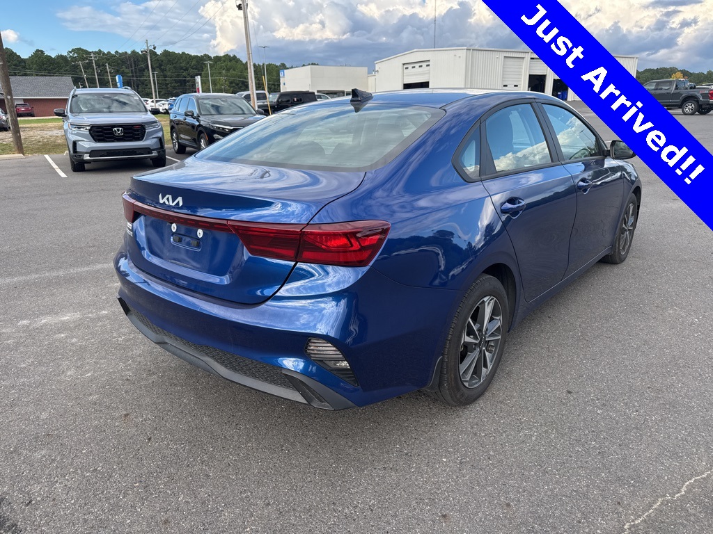 2024 Kia Forte LXS photo 3