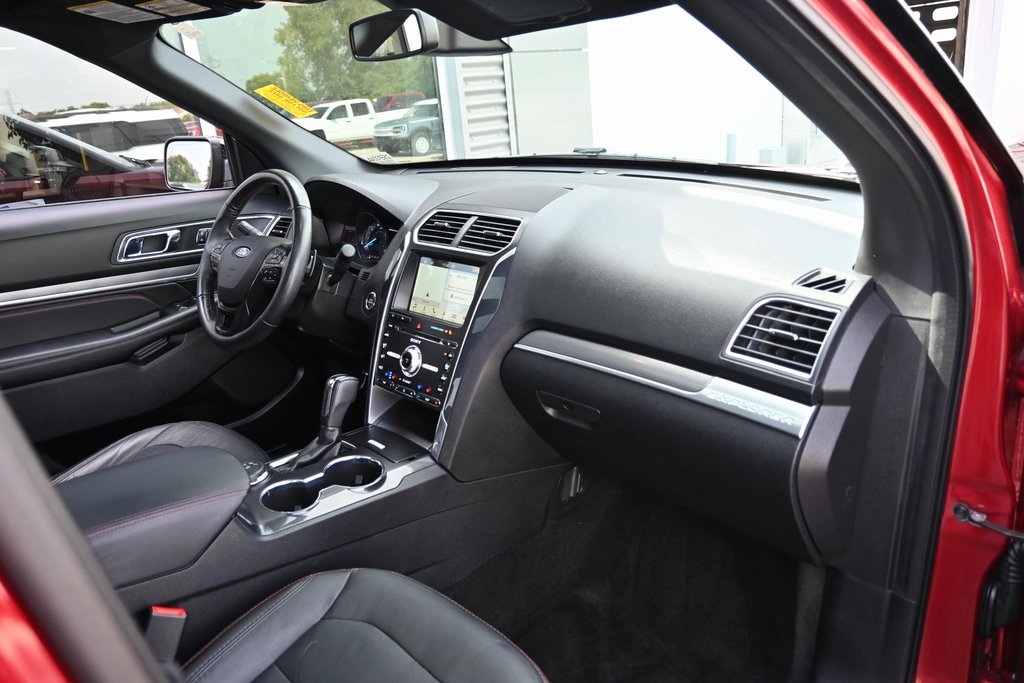 2018 Ford Explorer Sport photo 22