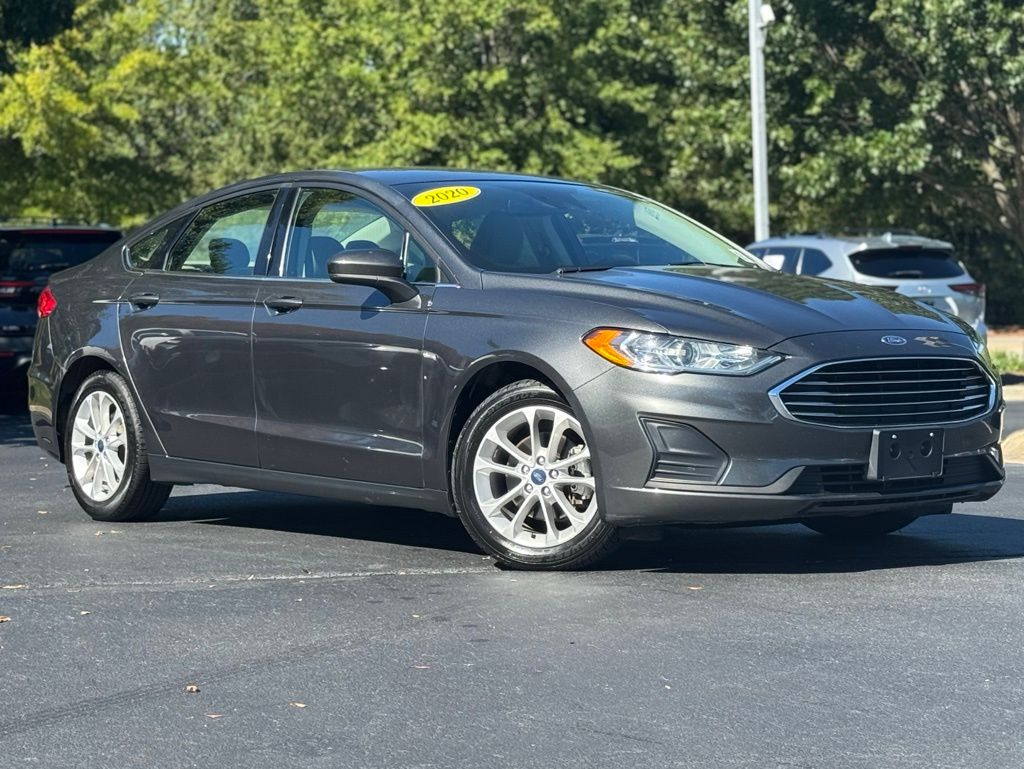 2020 Ford Fusion SE photo 2