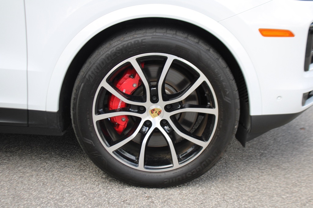2024 Porsche Cayenne Coupe S photo 17
