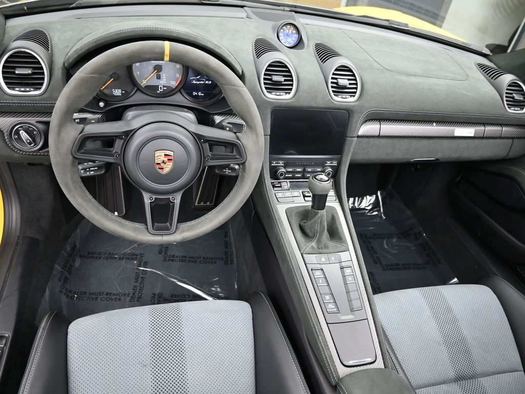 2024 Porsche Boxster Spyder photo 5
