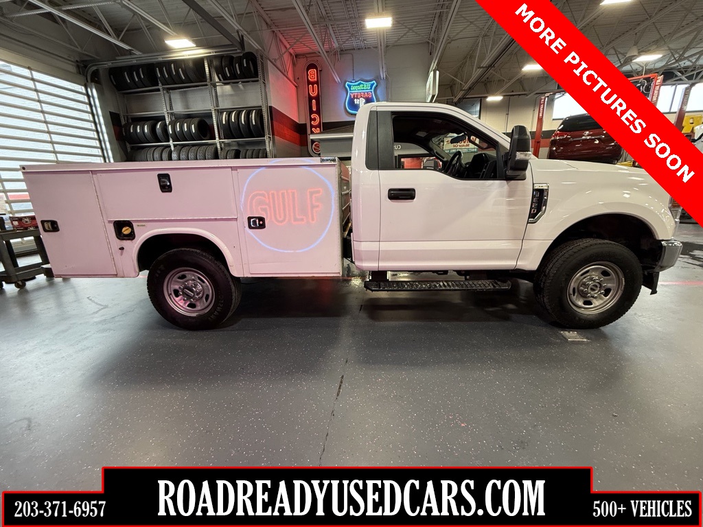 2020 Ford F-350 Super Duty Chassis Cab XL's photo