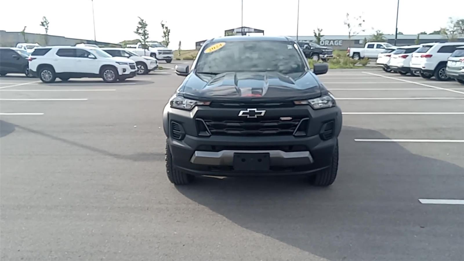 2024 Chevrolet Colorado Trail Boss photo 2