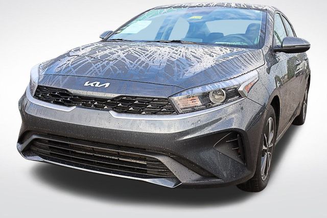 2024 Kia Forte LXS photo 4