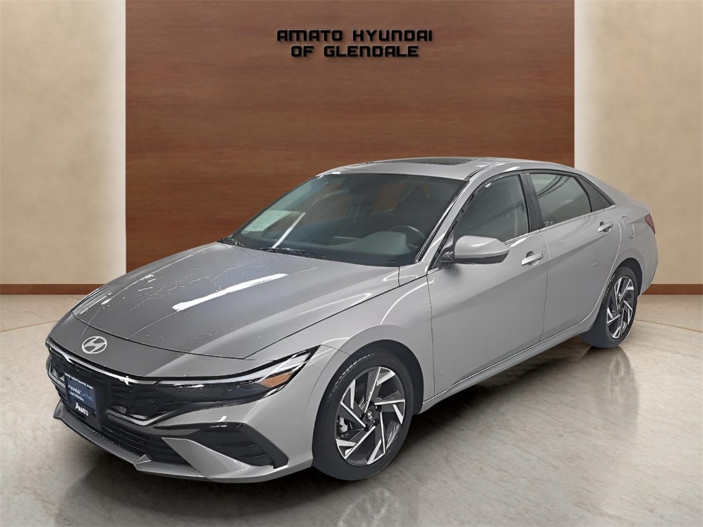 2025 Hyundai Elantra SEL's photo