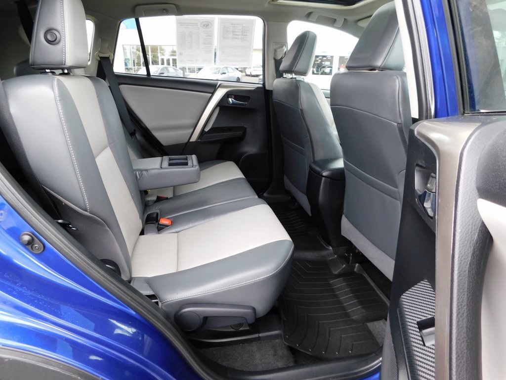2015 Toyota RAV4 Limited photo 15