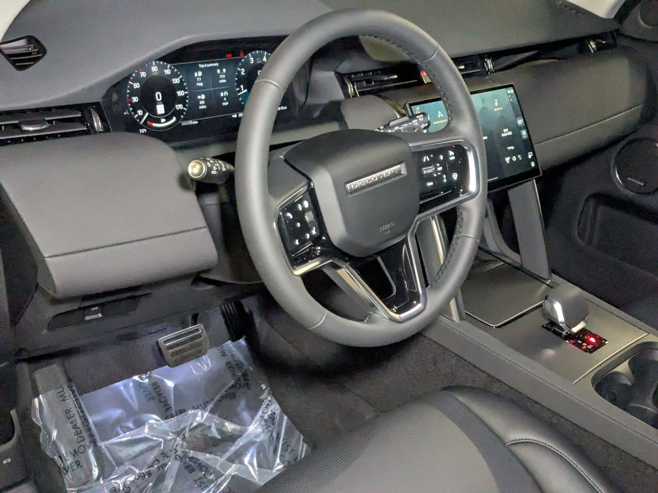 2025 Land Rover Discovery Sport S photo 2