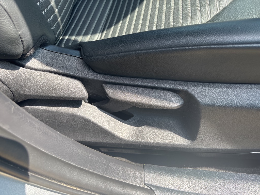2022 Toyota Camry SE photo 32