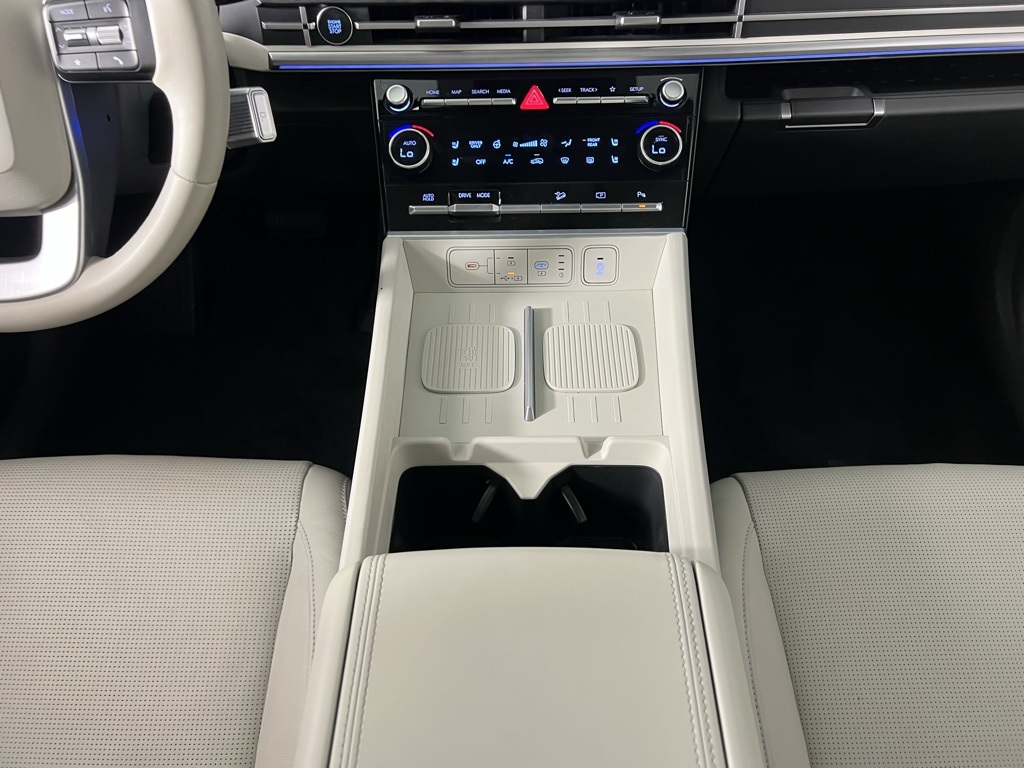 2024 Hyundai Santa Fe Limited photo 13