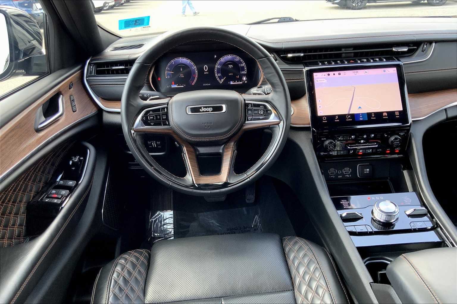 2023 Jeep Grand Cherokee L Summit photo 5